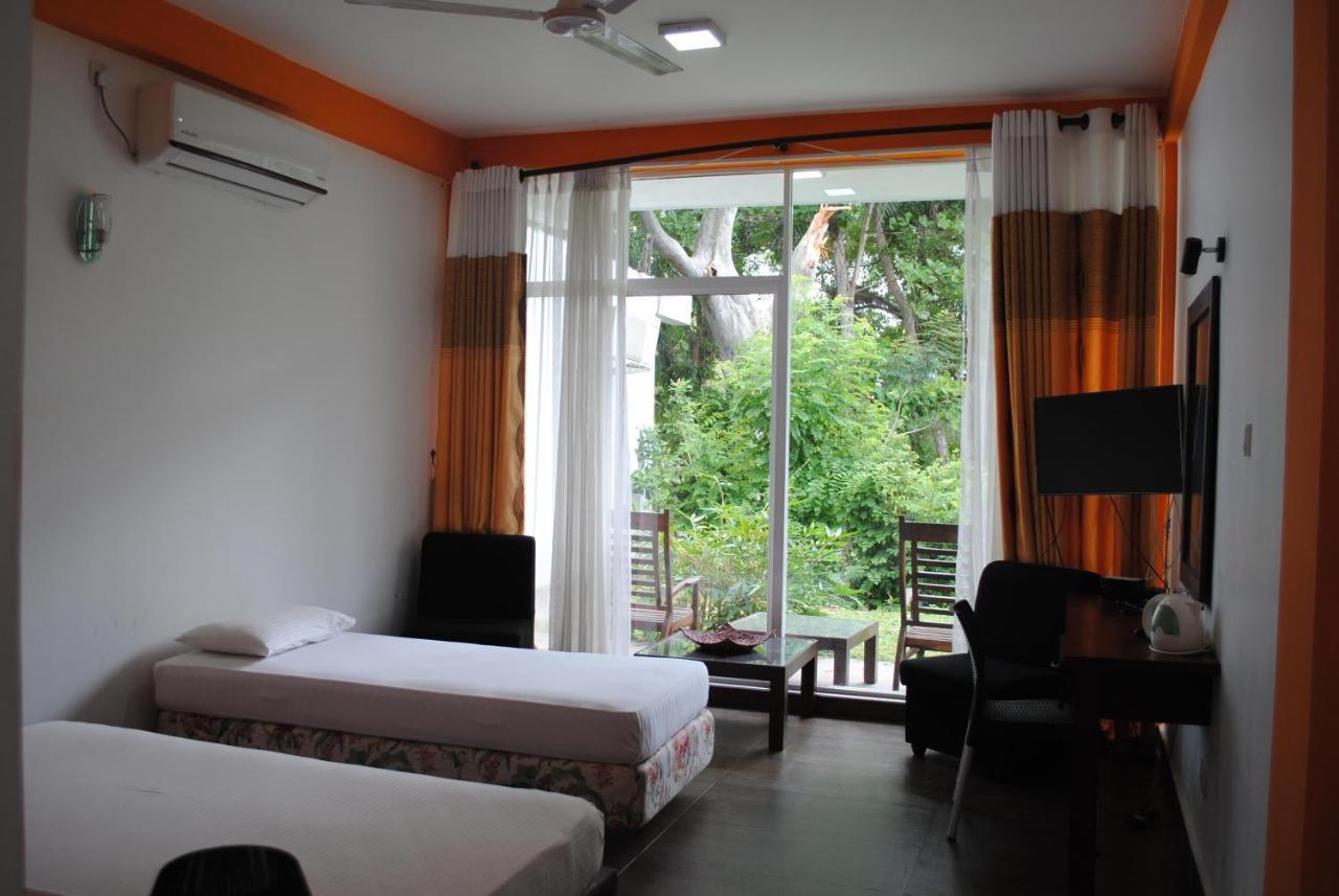 Kimbulapitiya Bridge Hotel Negombo חדר תמונה