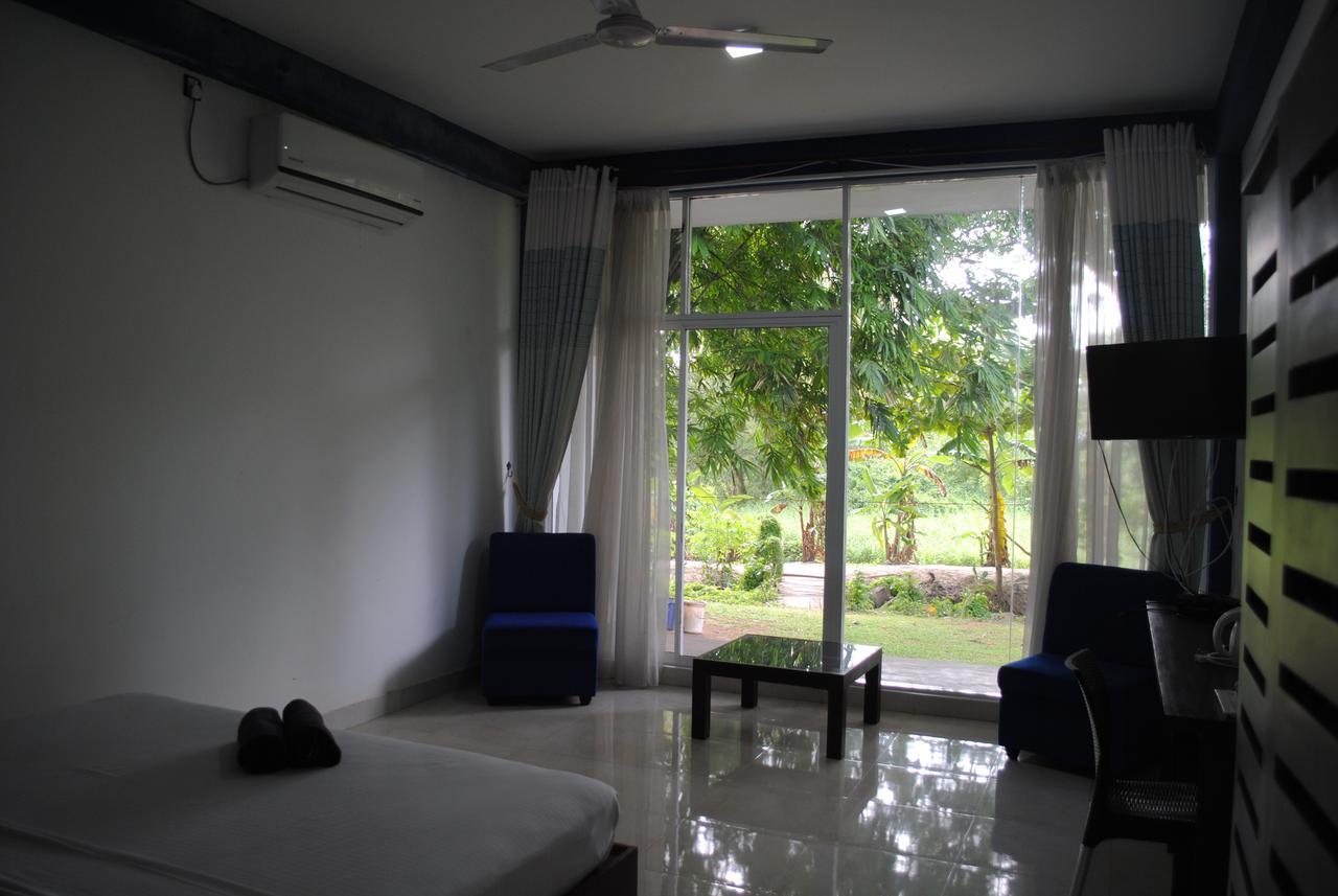 Kimbulapitiya Bridge Hotel Negombo חדר תמונה
