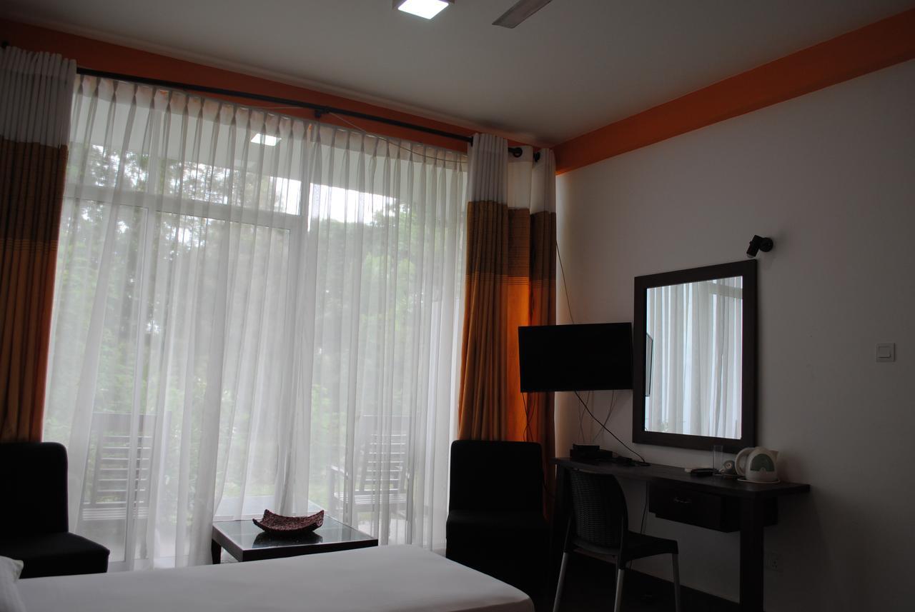 Kimbulapitiya Bridge Hotel Negombo חדר תמונה